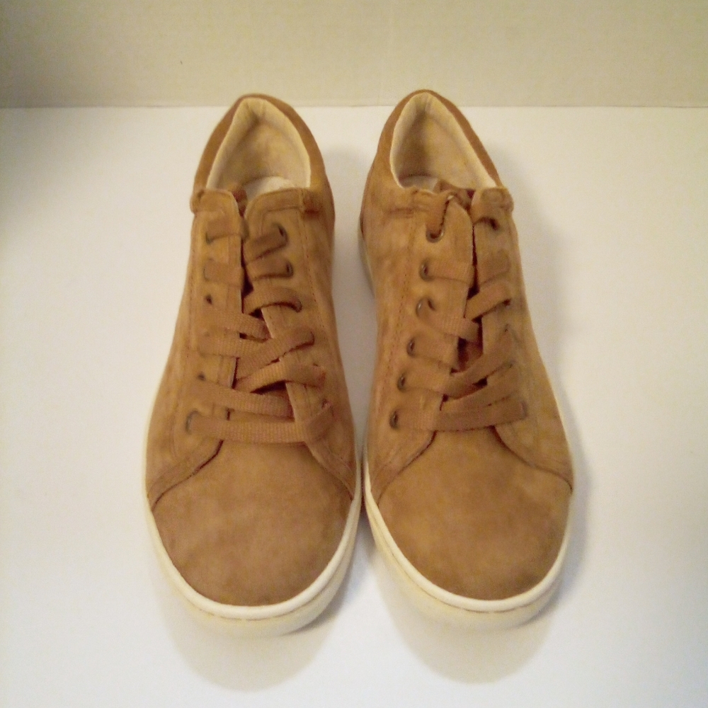 UGG Lace Up Sneaker Shoes Signature Chestnut Color Size 6 NWOB